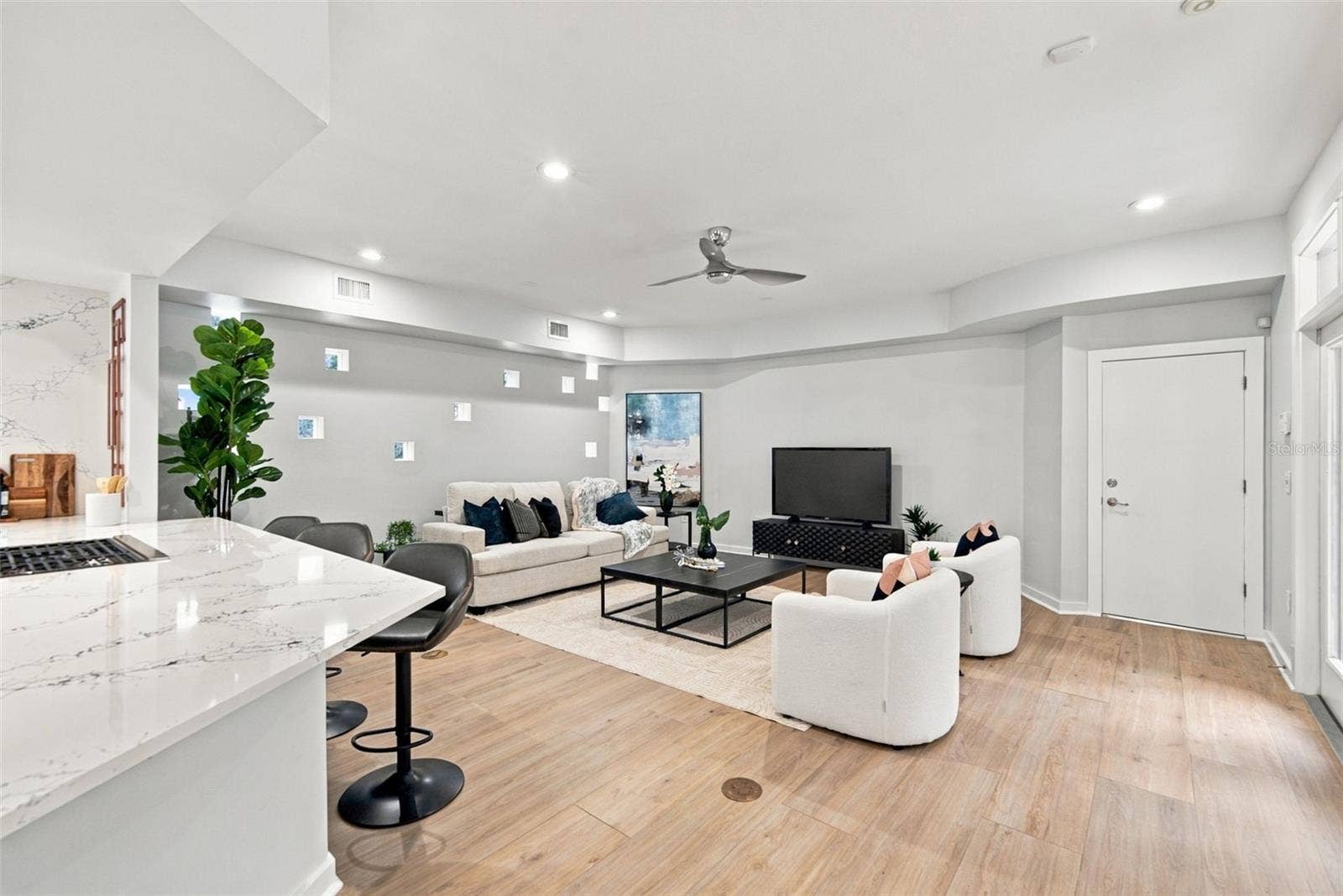 2703 W PRICE AVENUE, Tampa, FL 33611