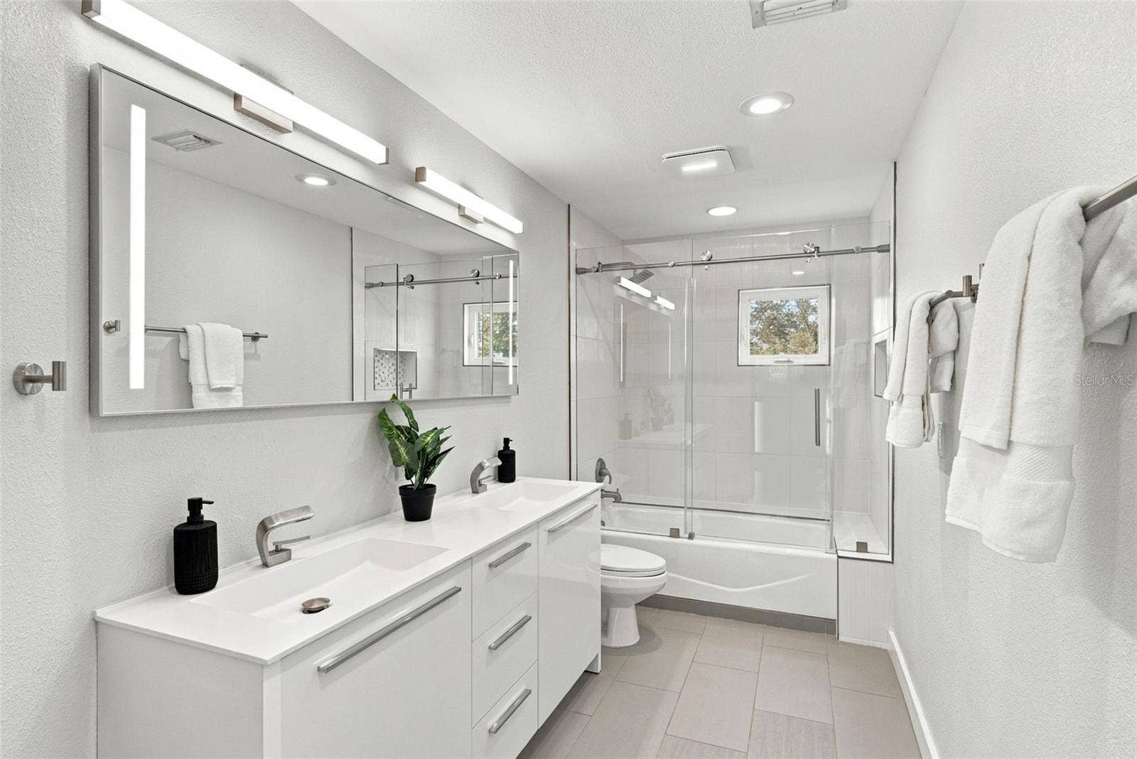 2703 W PRICE AVENUE, Tampa, FL 33611