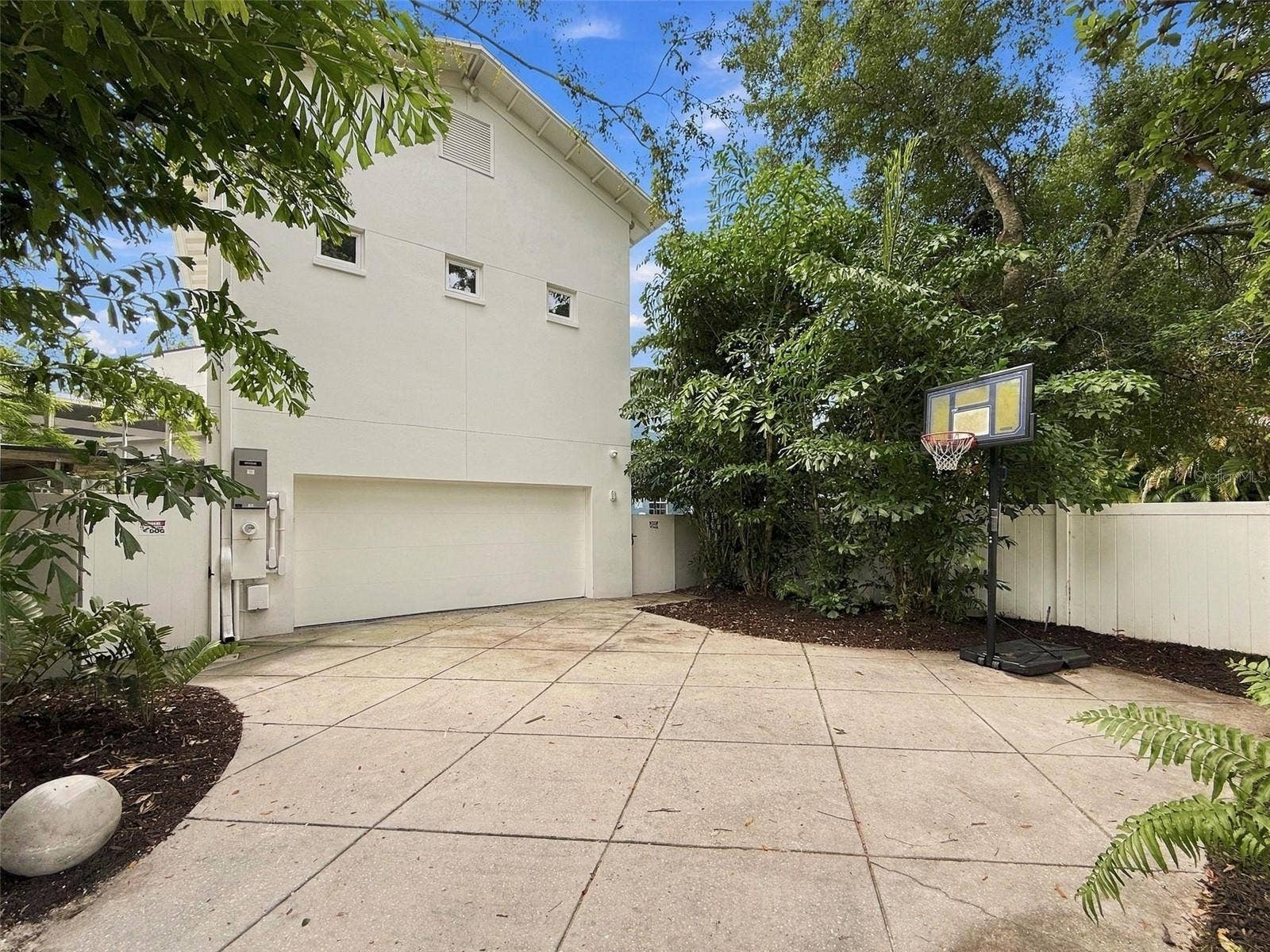 2703 W PRICE AVENUE, Tampa, FL 33611