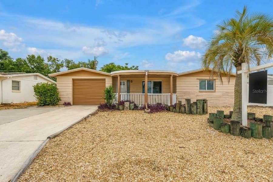 Property photo for 1516 DERRICK STREET, Holiday, FL