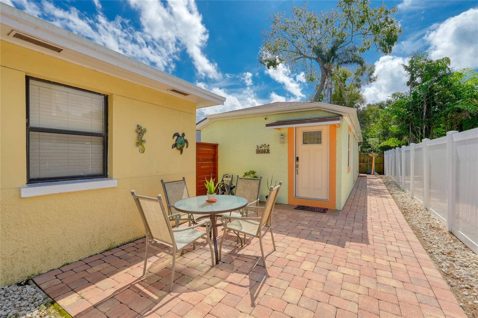 3408 W SAN LUIS STREET, Tampa, FL 33629 Guest House