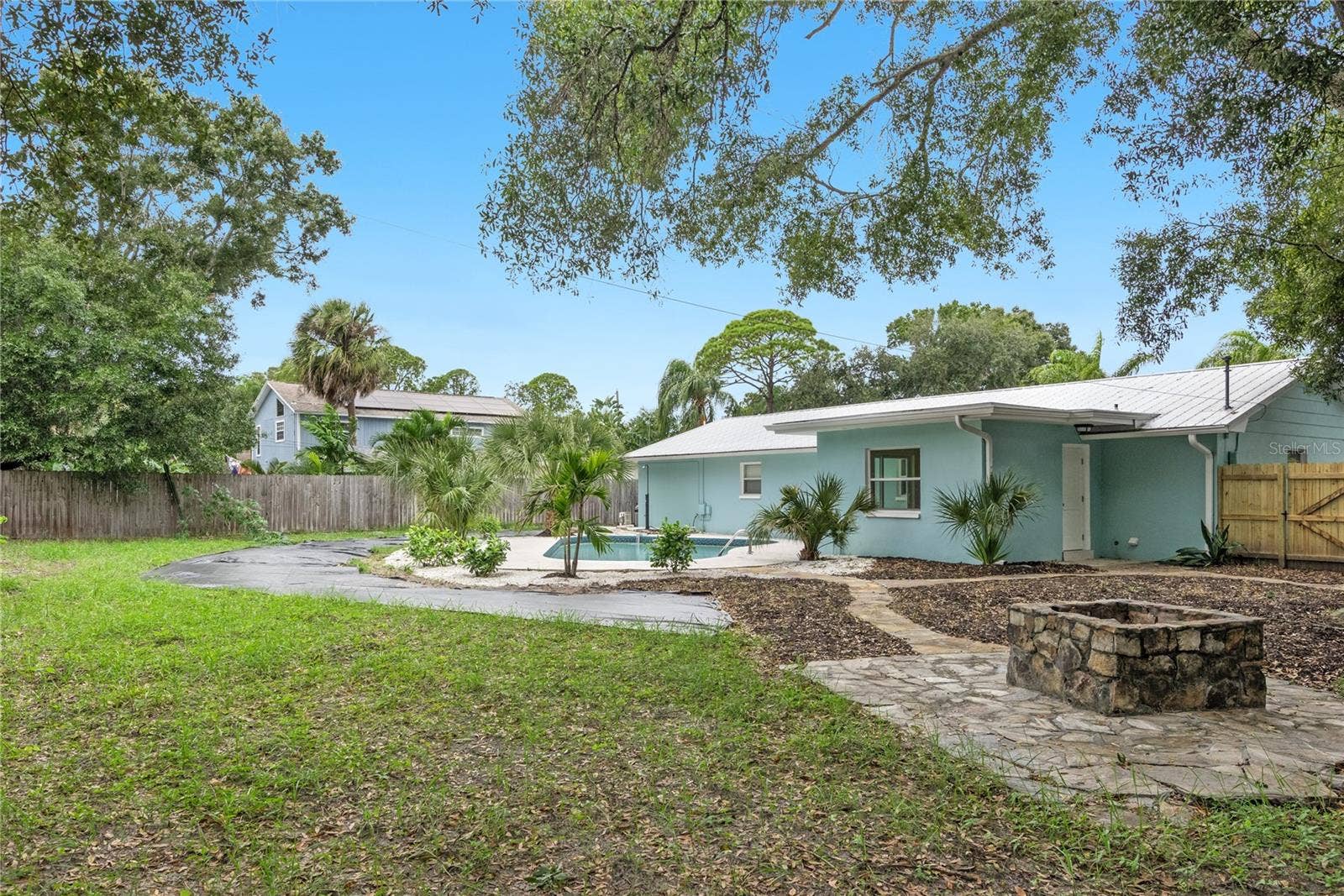 221 ONTARIO AVENUE, Crystal Beach, FL 34681
