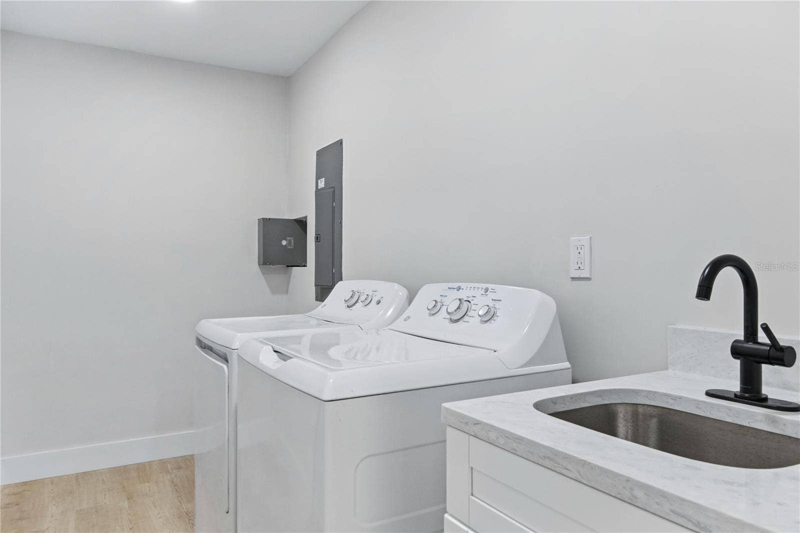 221 ONTARIO AVENUE, Crystal Beach, FL 34681