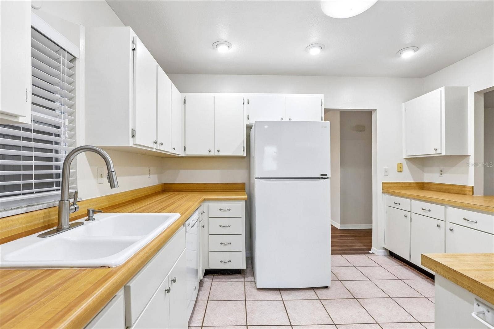 104 CACTUSFLOWER LANE, Sun City Center, FL 33573