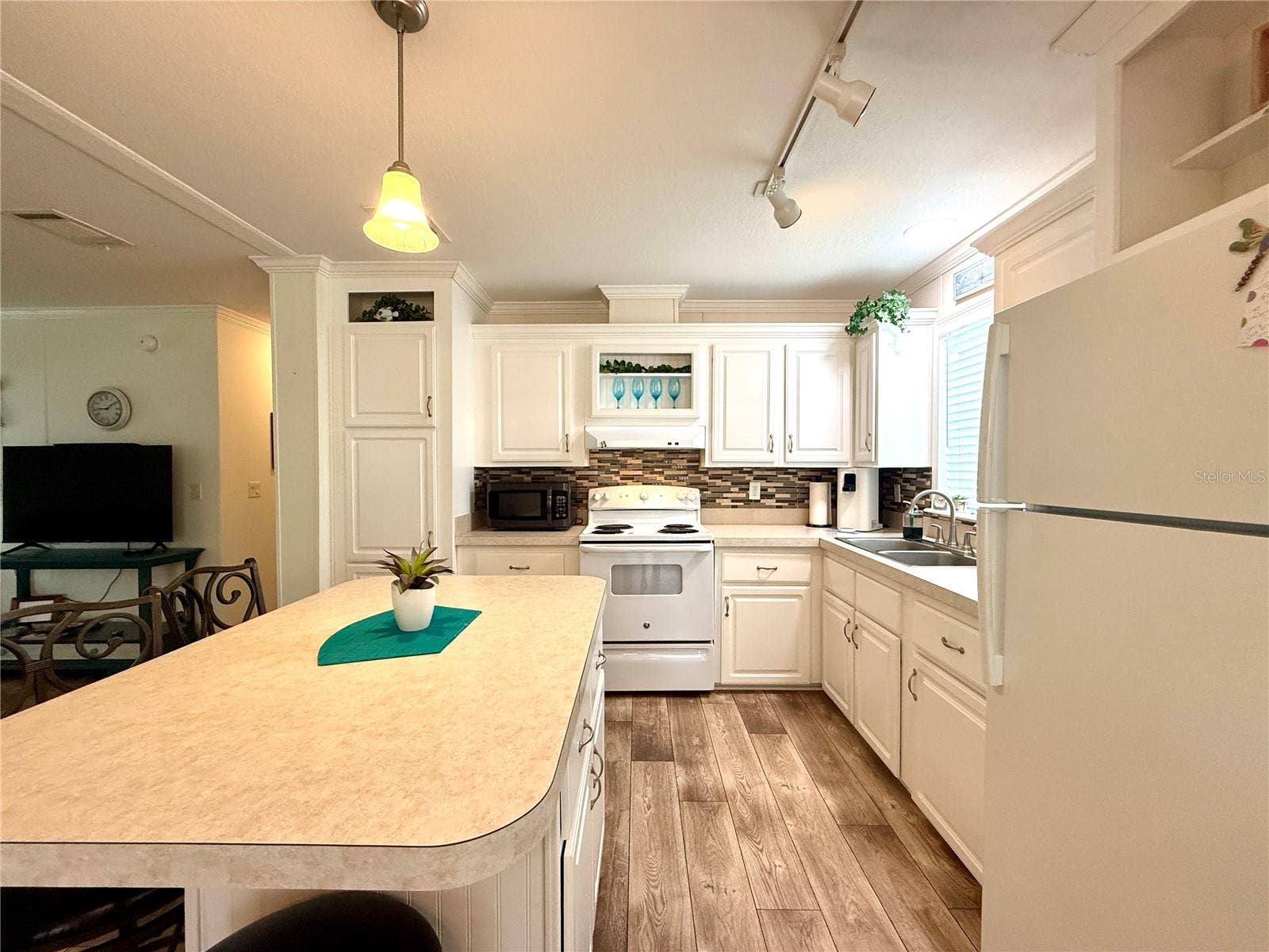 260 S PORT ROYAL LANE, Apollo Beach, FL 33572 260 S PORT ROYAL LANE, Apollo Beach, FL 33572