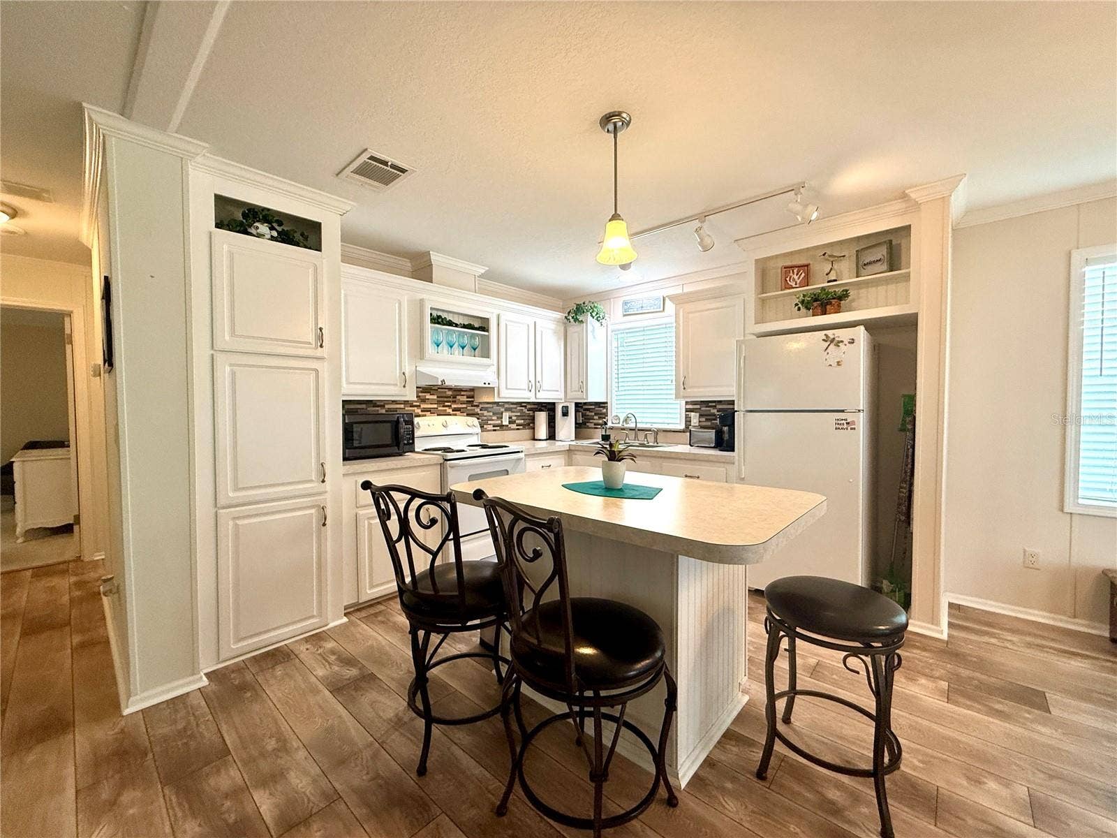 260 S PORT ROYAL LANE, Apollo Beach, FL 33572 260 S PORT ROYAL LANE, Apollo Beach, FL 33572