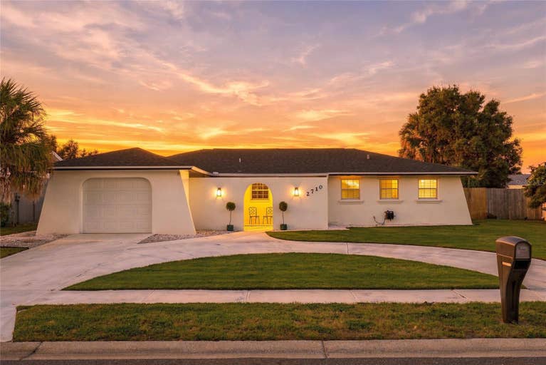 Featured Property image for 2710 21 St Avenue W