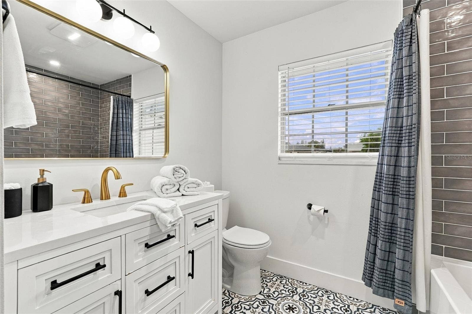 2710 21ST AVENUE W, Bradenton, FL 34205