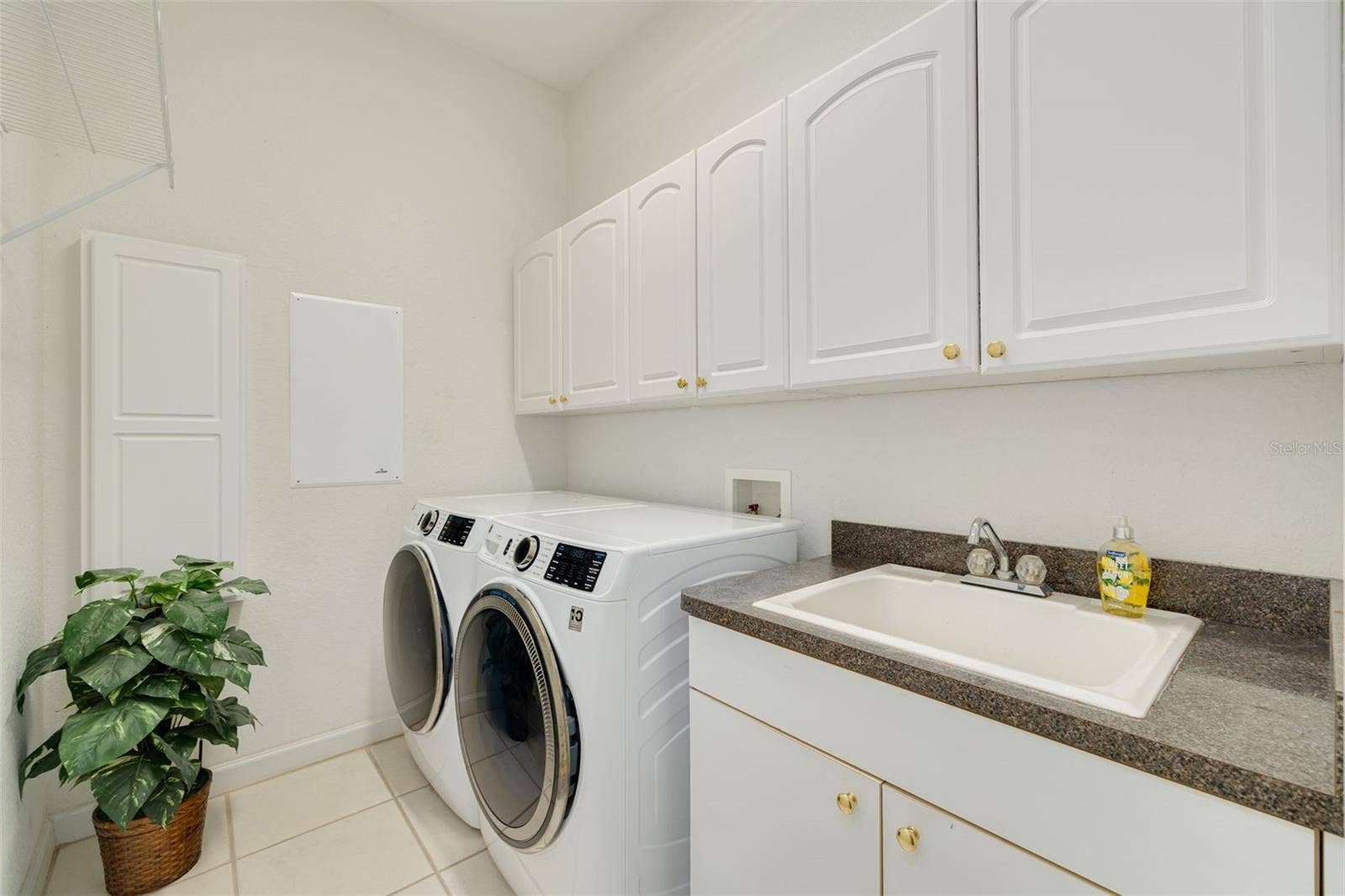1555 SUNRAY DRIVE, Palm Harbor, FL 34683