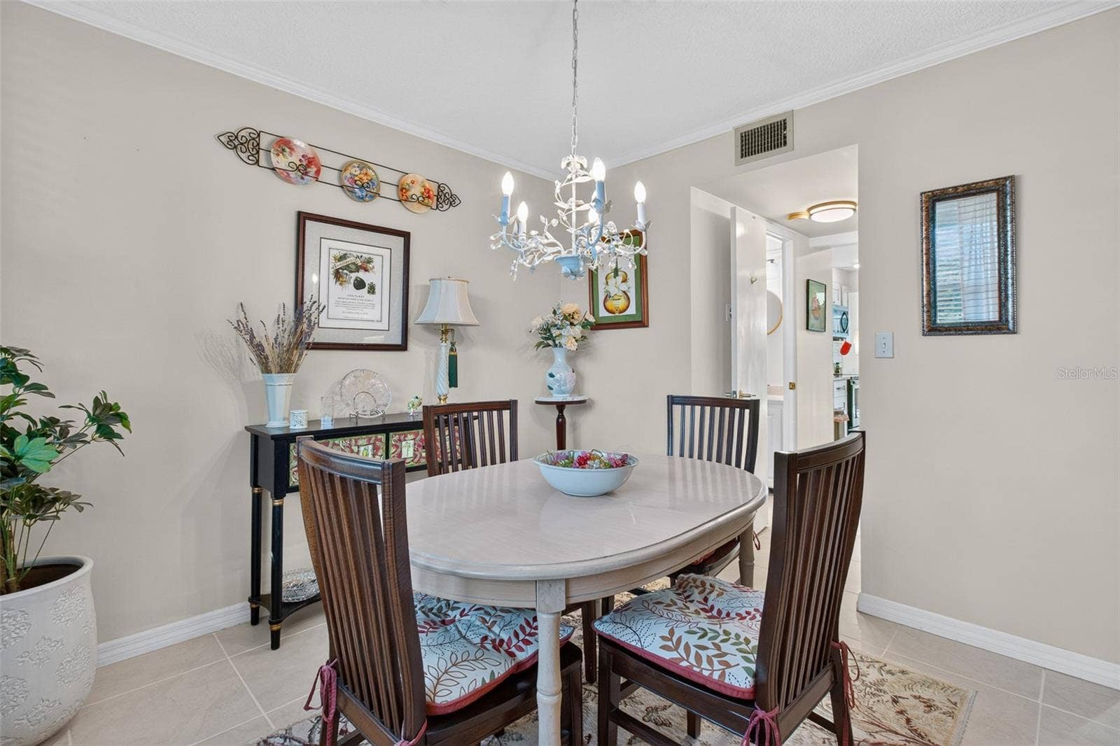 5095 BAY STREET NE, #104, St Petersburg, FL 33703 Dining room or convertible space for second bedroom with bath and closet in place.