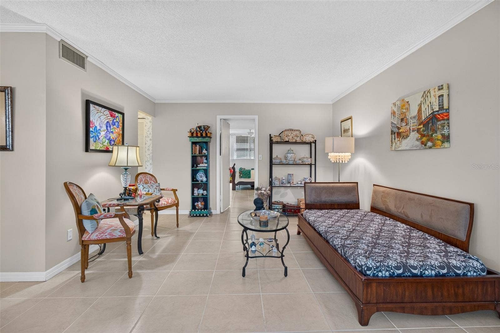 5095 BAY STREET NE, #104, St Petersburg, FL 33703 Plenty of space to create your living room