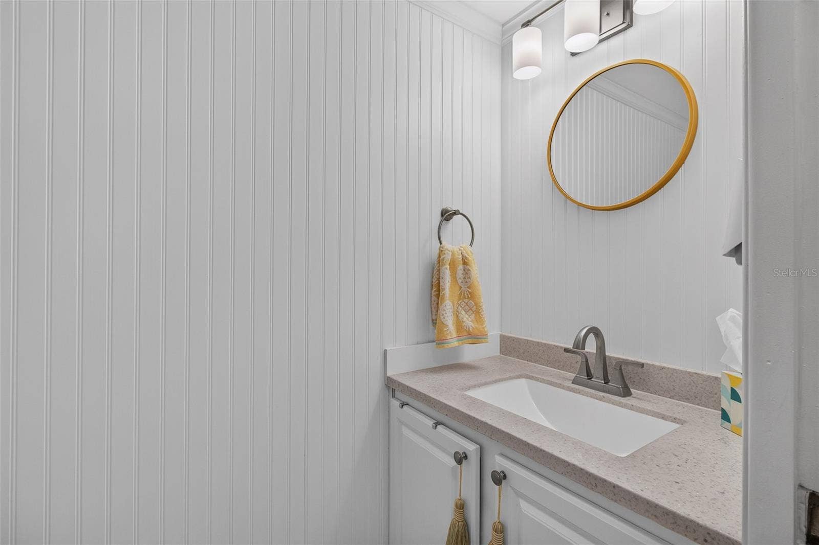 5095 BAY STREET NE, #104, St Petersburg, FL 33703 Guest bath