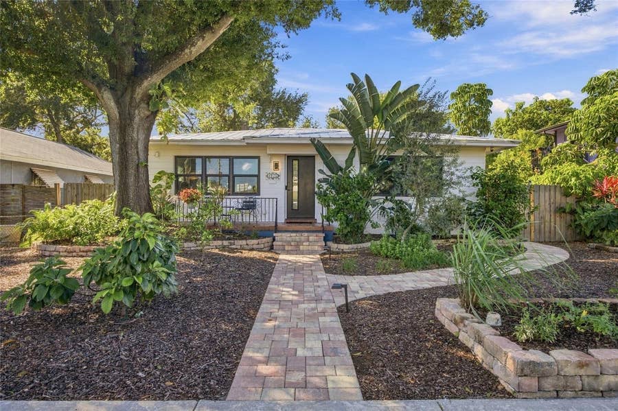 Property photo for 1926 BURLINGTON AVENUE N, St Petersburg, FL