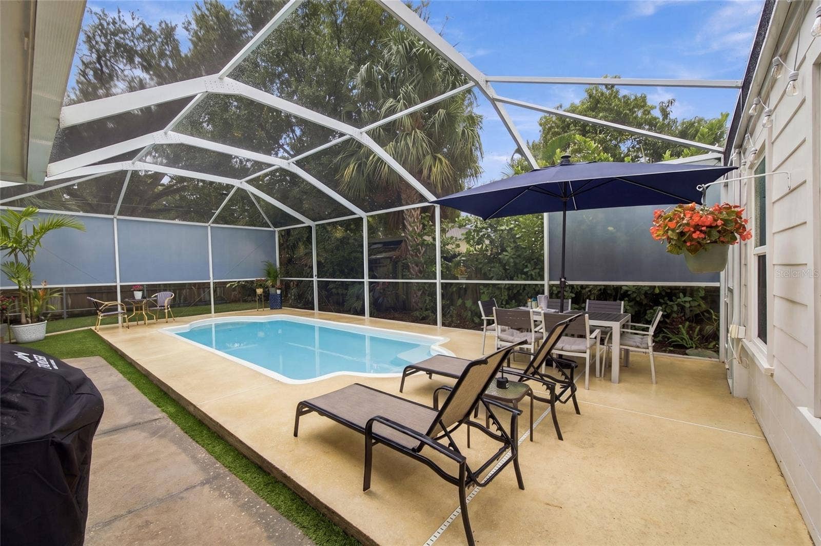 1926 BURLINGTON AVENUE N, St Petersburg, FL 33713
