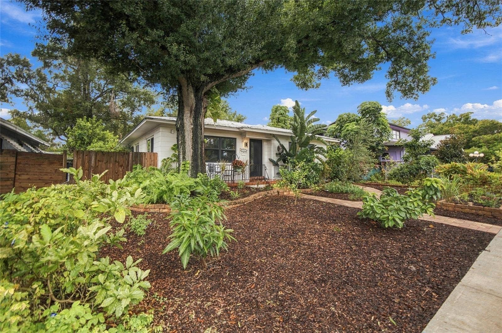 1926 BURLINGTON AVENUE N, St Petersburg, FL 33713