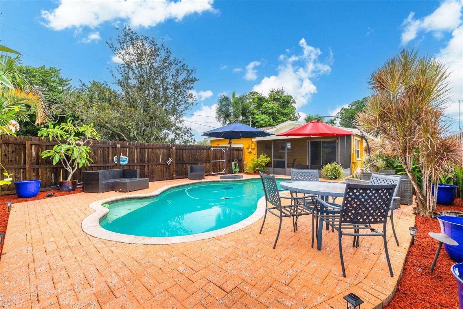 1345 39TH STREET N, St Petersburg, FL 33713
