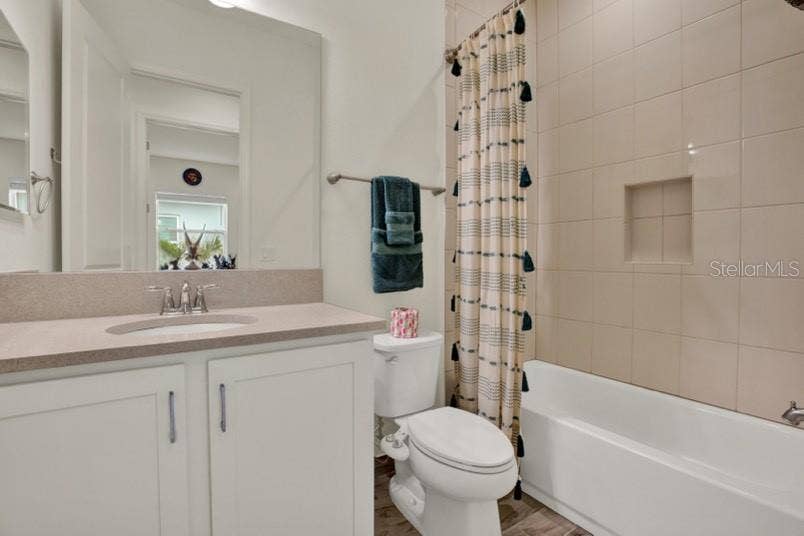 4923 PAMPLONA COURT, Wimauma, FL 33598