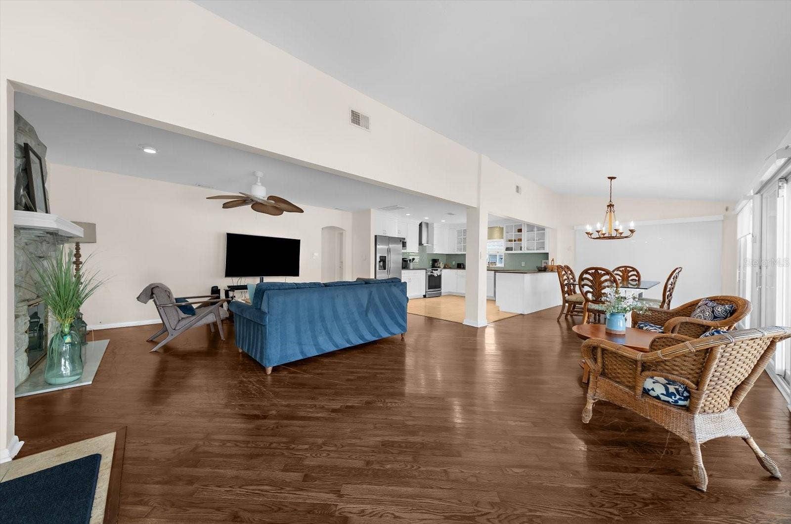 19 CAMBRIA STREET, Clearwater, FL 33767 19 CAMBRIA STREET, Clearwater, FL 33767