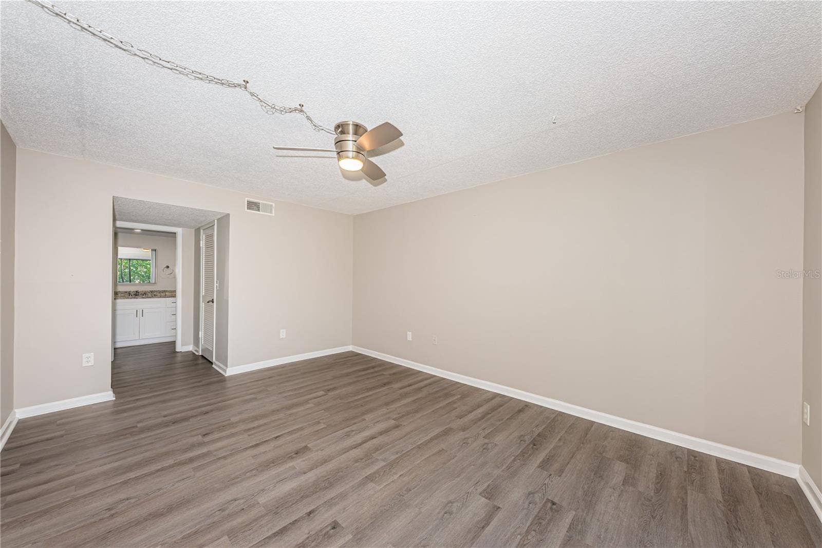 2591 COUNTRYSIDE BOULEVARD, #5106, Clearwater, FL 33761 Primary Bedroom