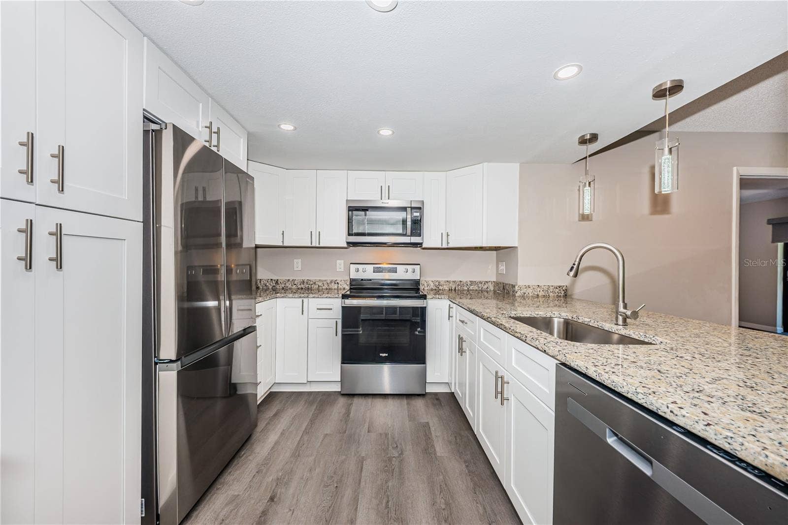 2591 COUNTRYSIDE BOULEVARD, #5106, Clearwater, FL 33761 Kitchen