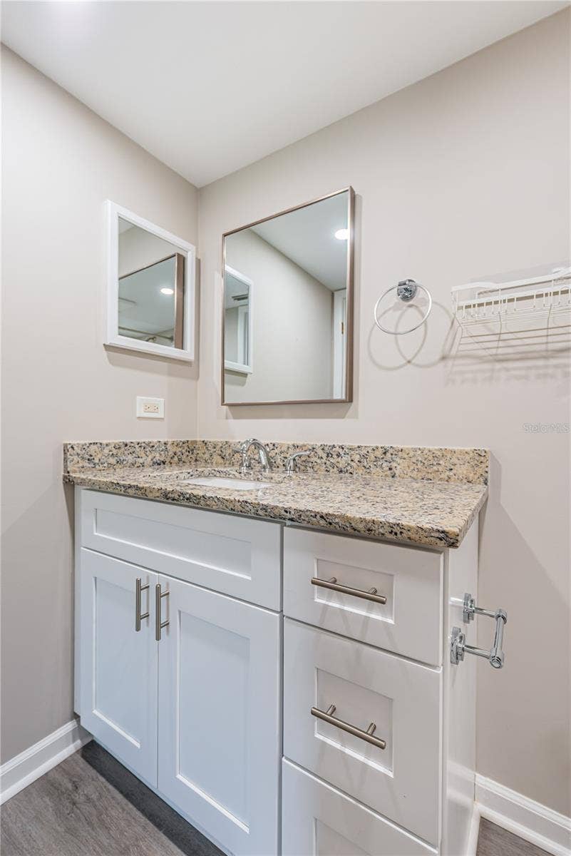 2591 COUNTRYSIDE BOULEVARD, #5106, Clearwater, FL 33761 Primary Bath