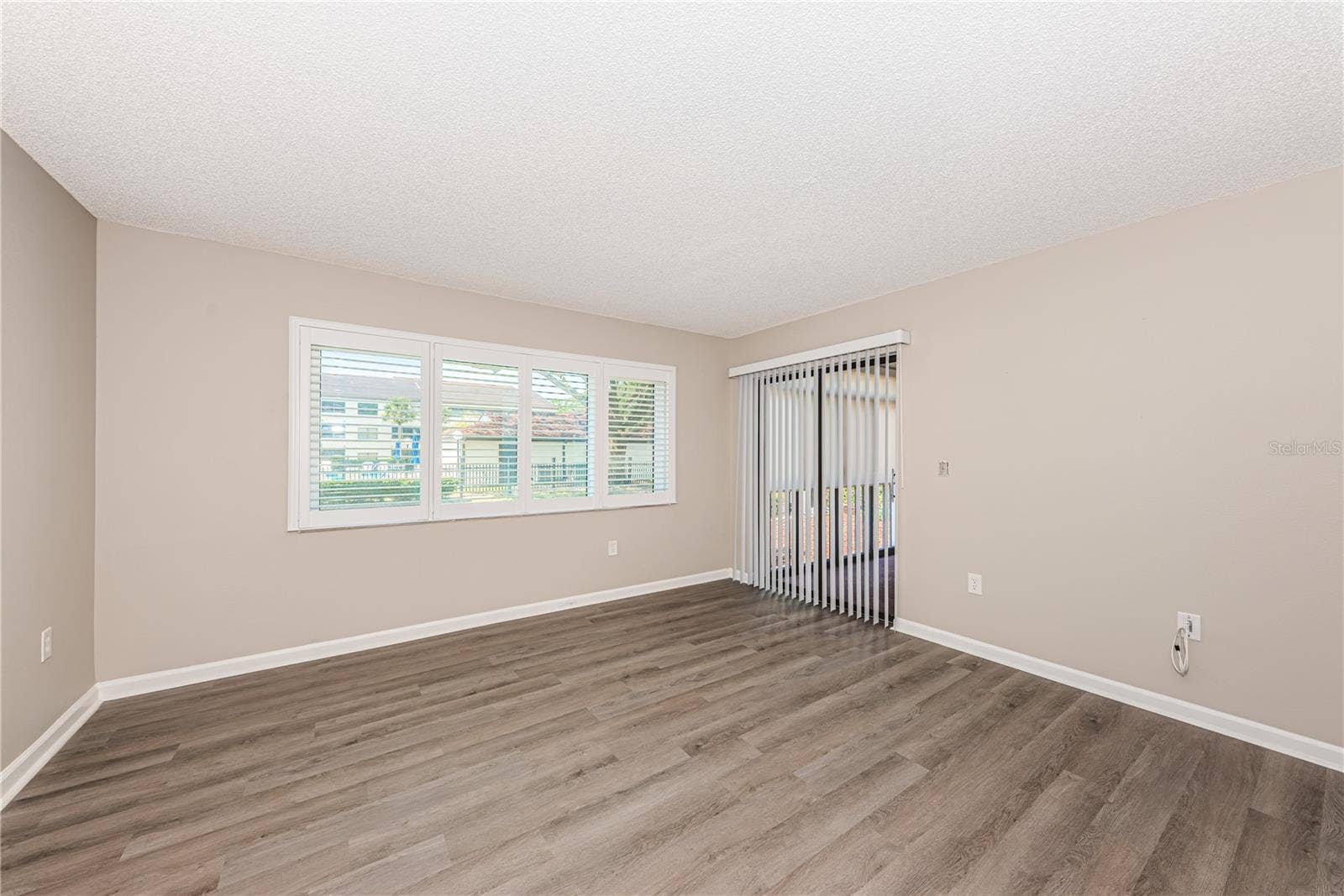 2591 COUNTRYSIDE BOULEVARD, #5106, Clearwater, FL 33761 Living Room