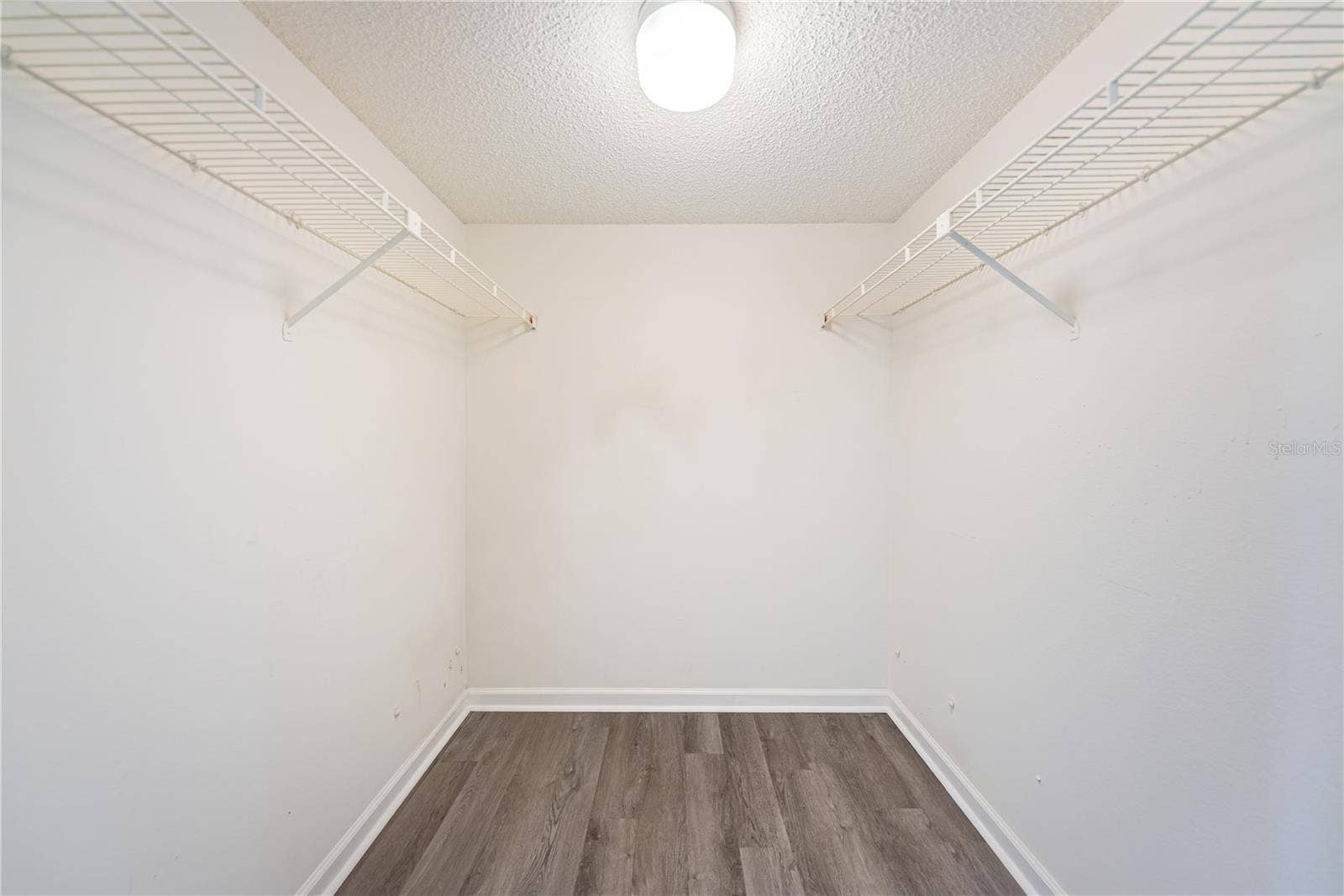 2591 COUNTRYSIDE BOULEVARD, #5106, Clearwater, FL 33761 Primary walk-in closet