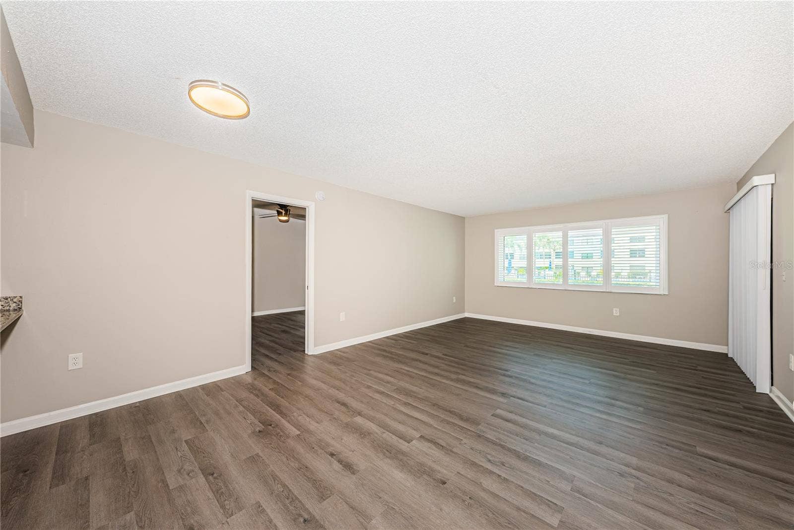 2591 COUNTRYSIDE BOULEVARD, #5106, Clearwater, FL 33761 Living Room