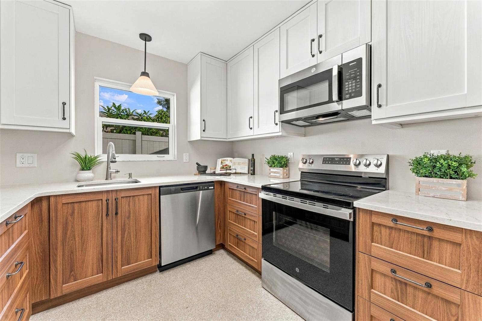 2116 W MINNEHAHA STREET, Tampa, FL 33604 2116 W MINNEHAHA STREET, Tampa, FL 33604