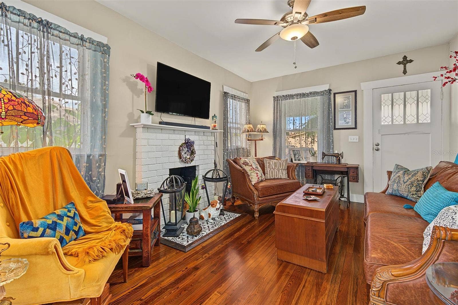 809 E FLORA STREET, Tampa, FL 33604 809 E FLORA STREET, Tampa, FL 33604