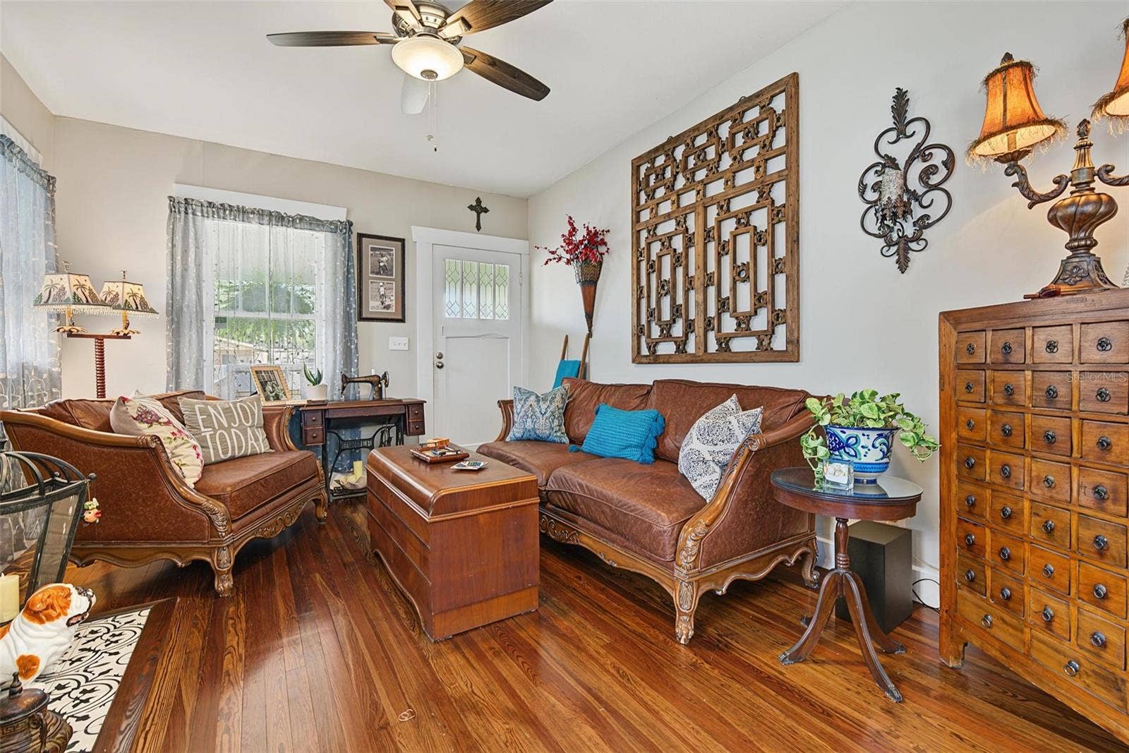 809 E FLORA STREET, Tampa, FL 33604 809 E FLORA STREET, Tampa, FL 33604