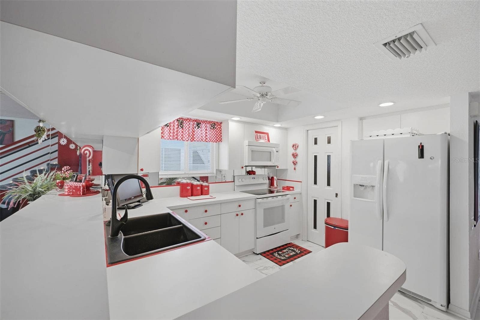 14761 SEMINOLE TRAIL, Seminole, FL 33776