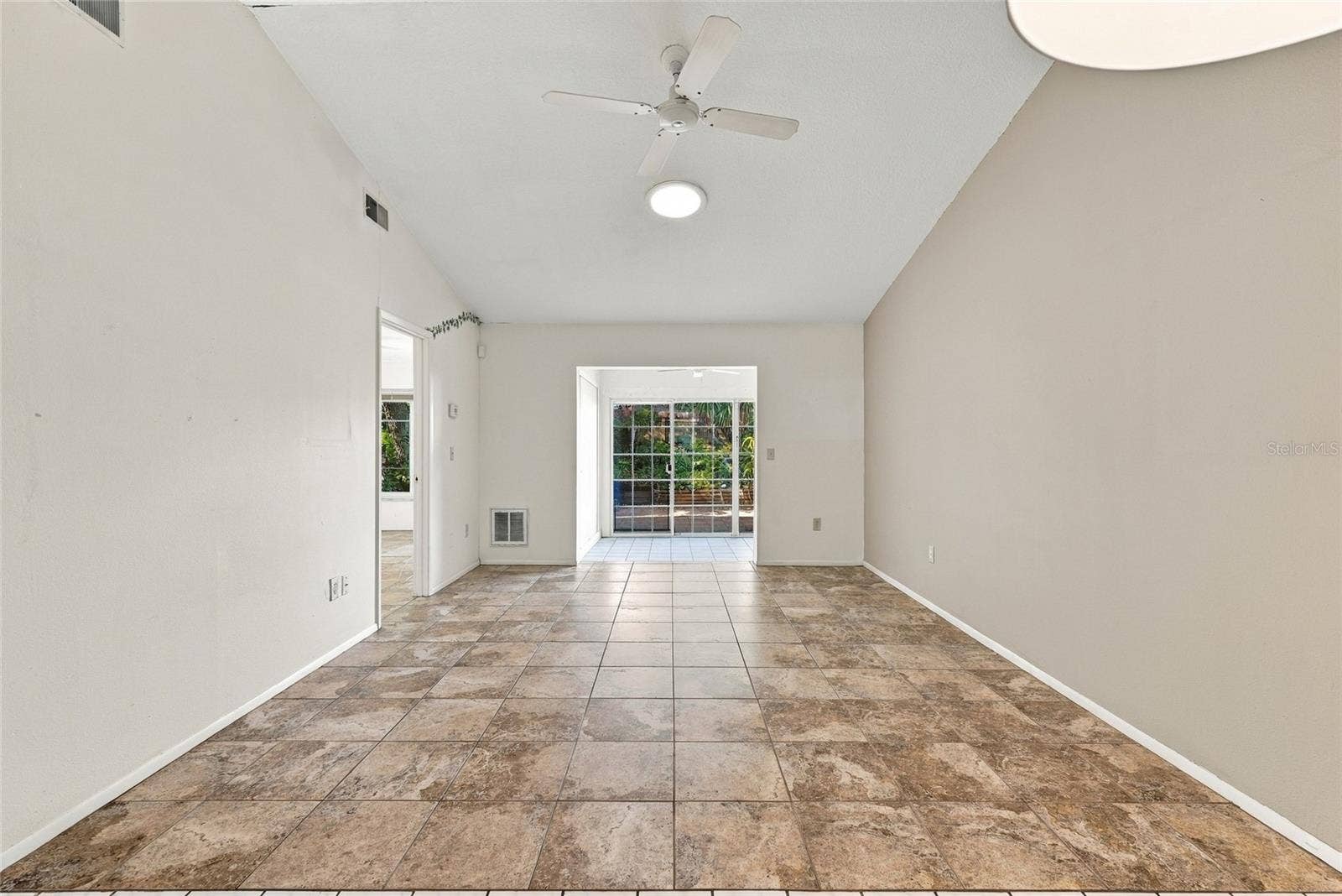 1111 THAYER STREET, #1111, Safety Harbor, FL 34695 Living Room