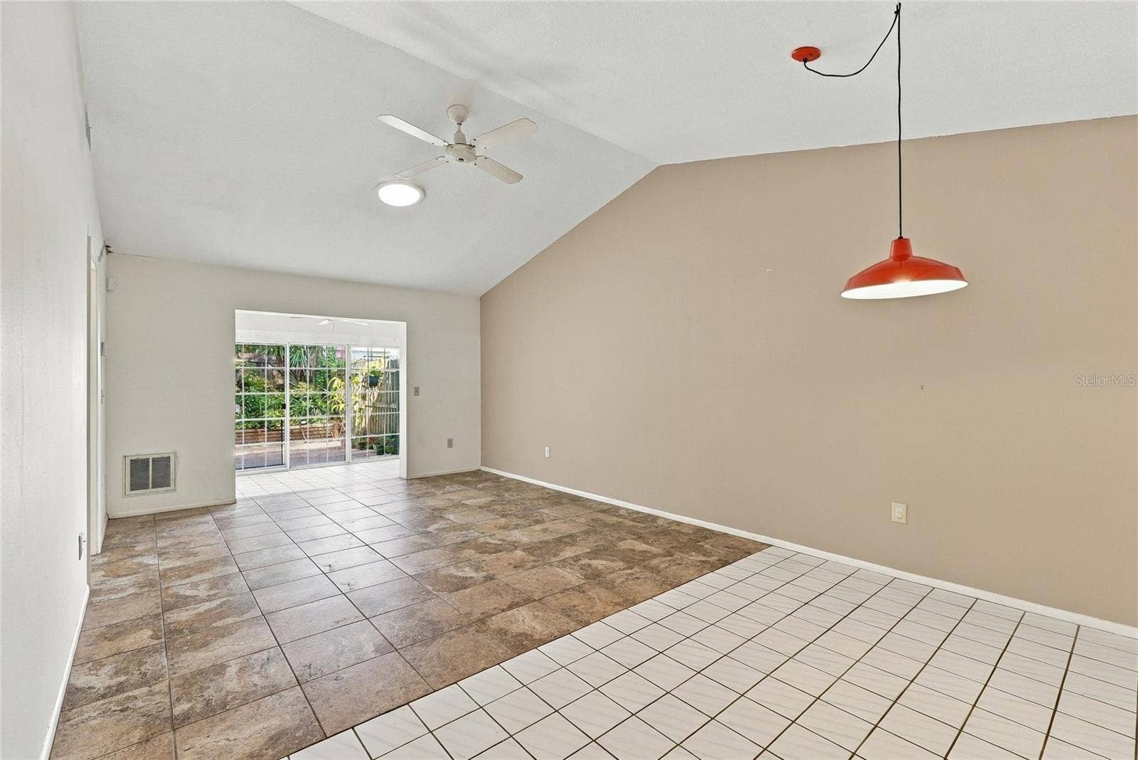 1111 THAYER STREET, #1111, Safety Harbor, FL 34695 Living Room