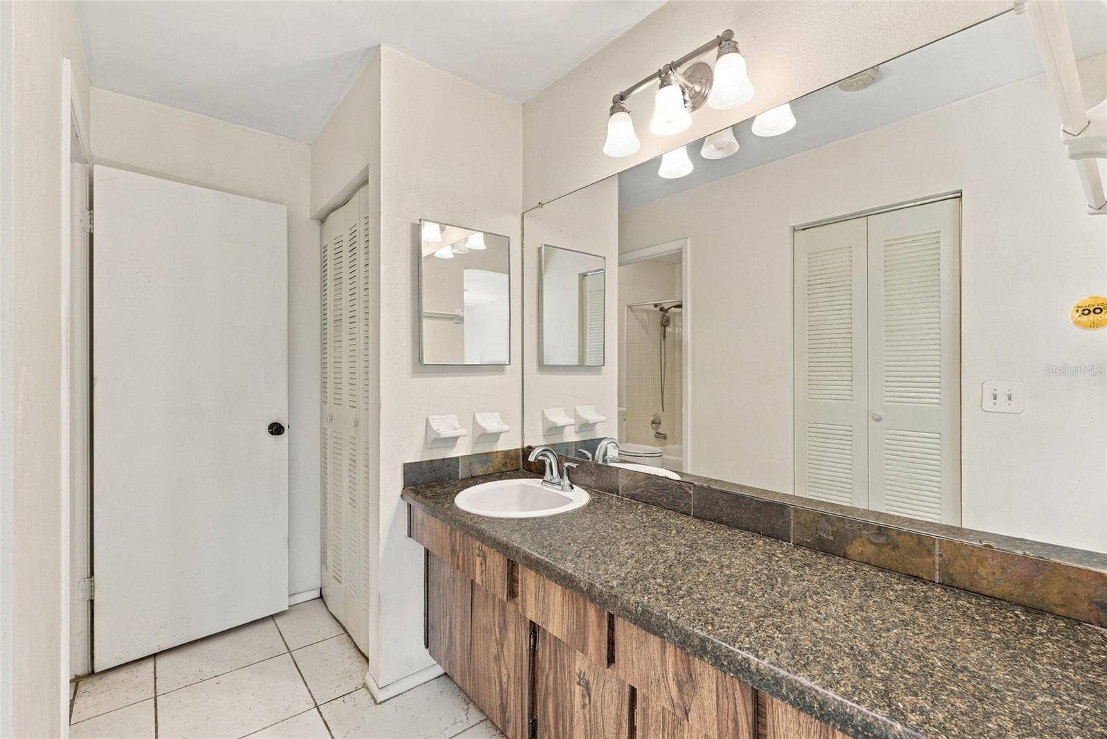 1111 THAYER STREET, #1111, Safety Harbor, FL 34695 En-suite bathroom in Primary Bedroom
