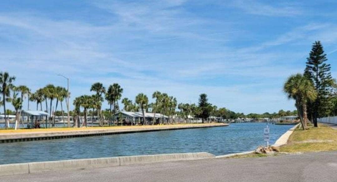 4851 W GANDY BOULEVARD, #B9L31, Tampa, FL 33611