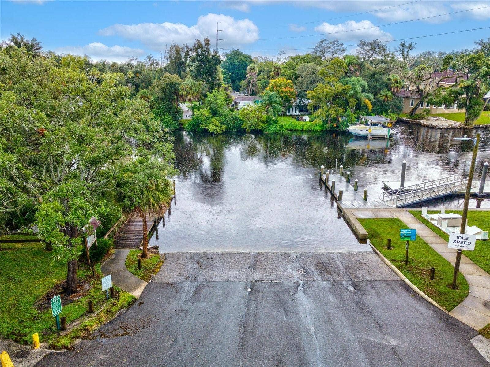 910 E ESKIMO AVENUE, Tampa, FL 33604 910 E ESKIMO AVENUE, Tampa, FL 33604
