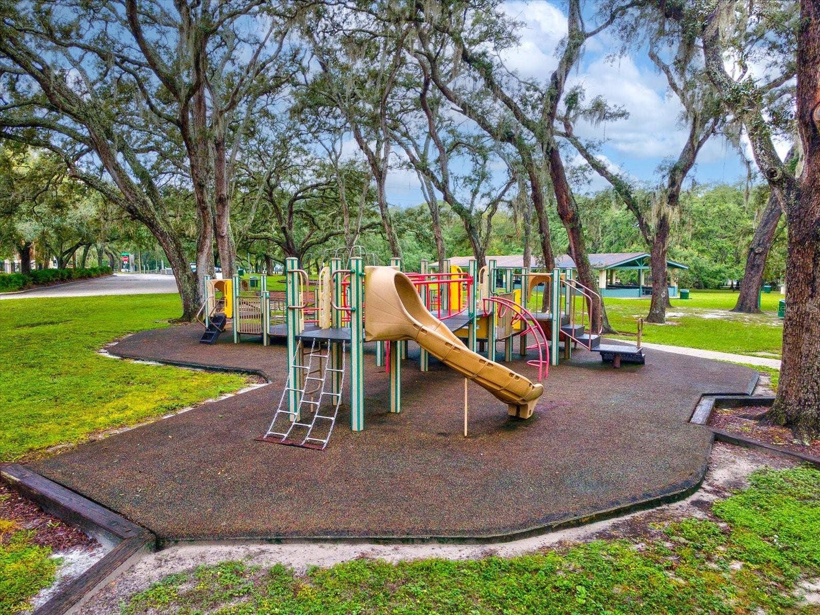 910 E ESKIMO AVENUE, Tampa, FL 33604 910 E ESKIMO AVENUE, Tampa, FL 33604