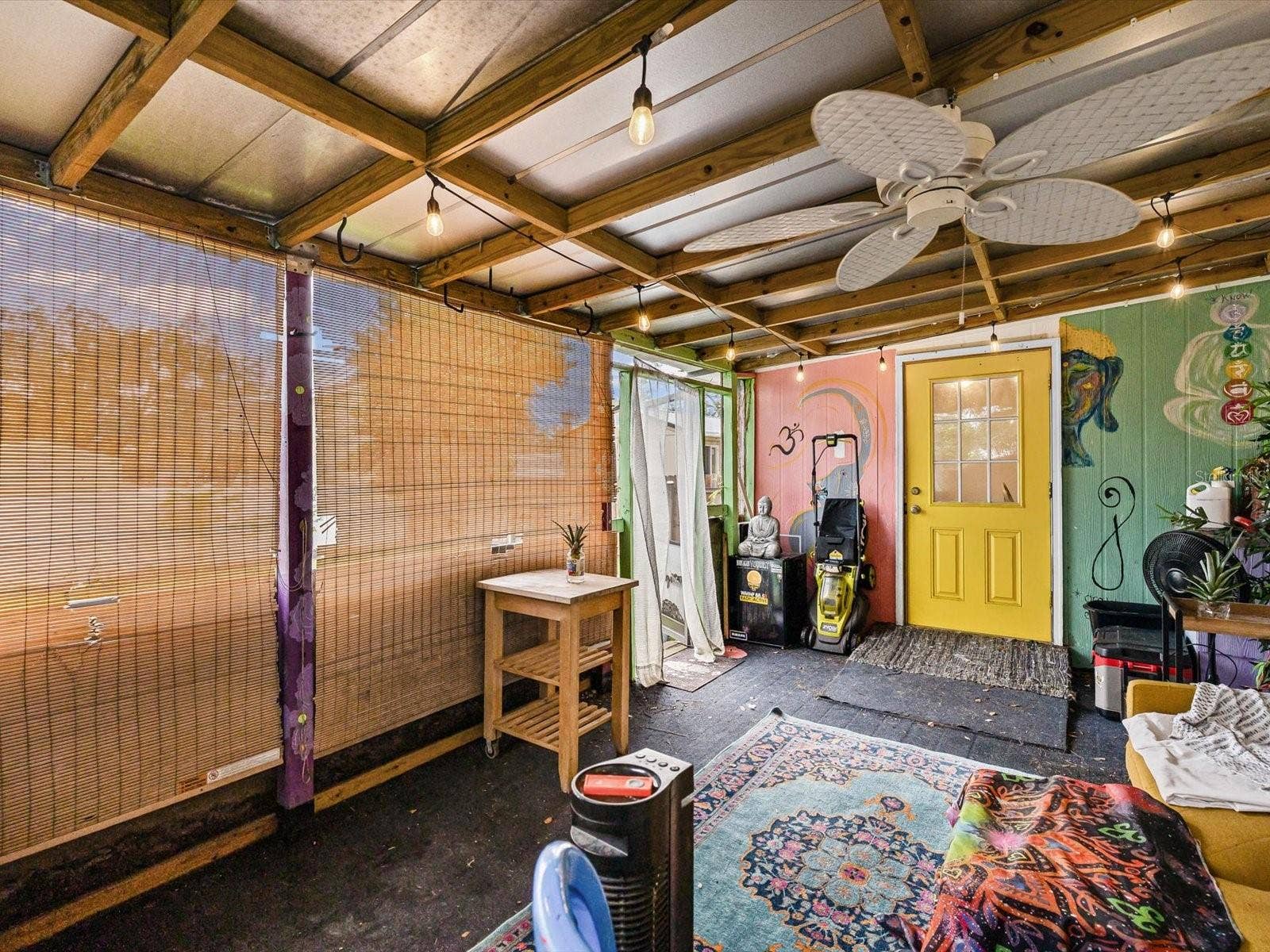 910 E ESKIMO AVENUE, Tampa, FL 33604 910 E ESKIMO AVENUE, Tampa, FL 33604