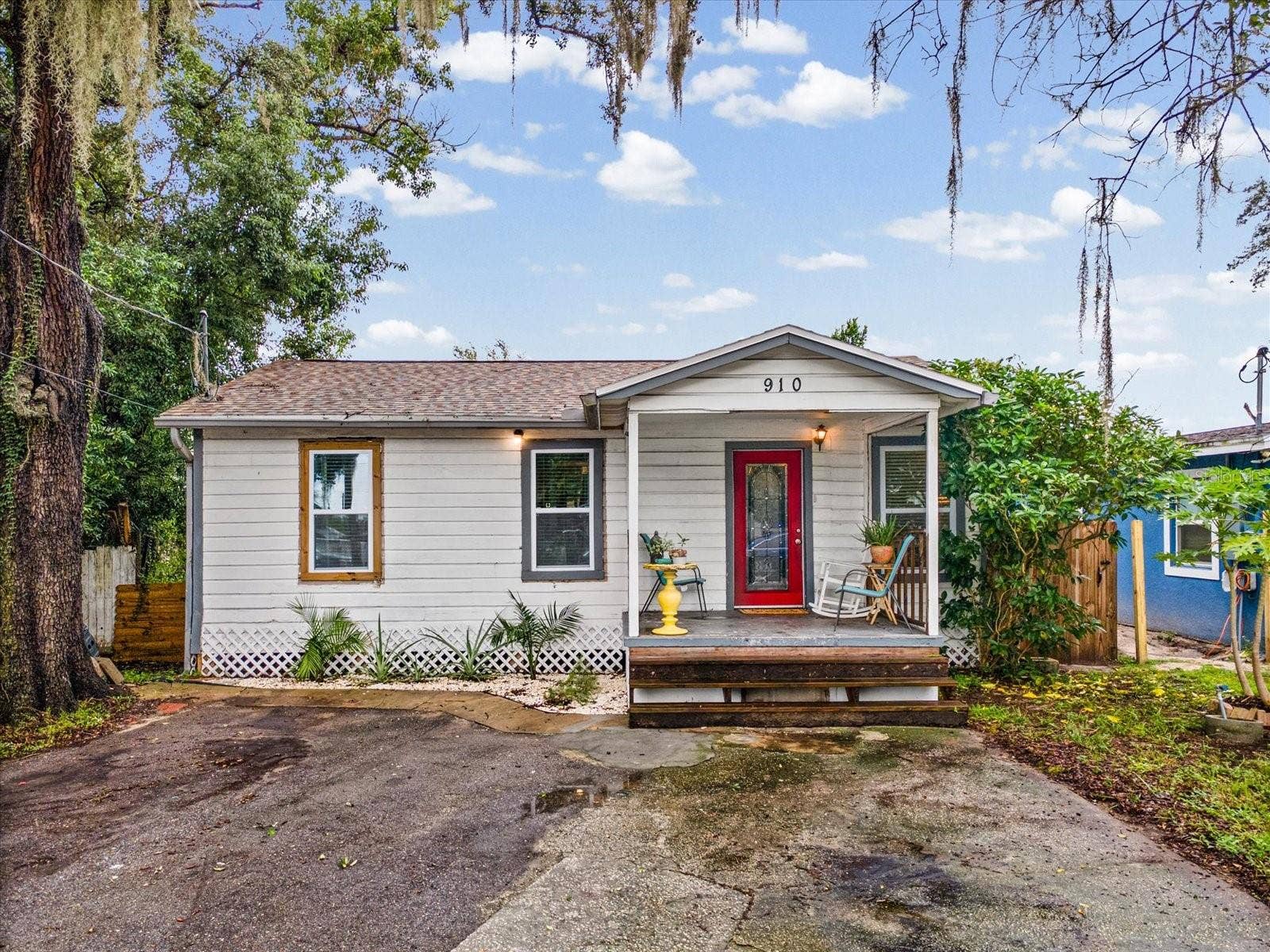910 E ESKIMO AVENUE, Tampa, FL 33604 910 E ESKIMO AVENUE, Tampa, FL 33604
