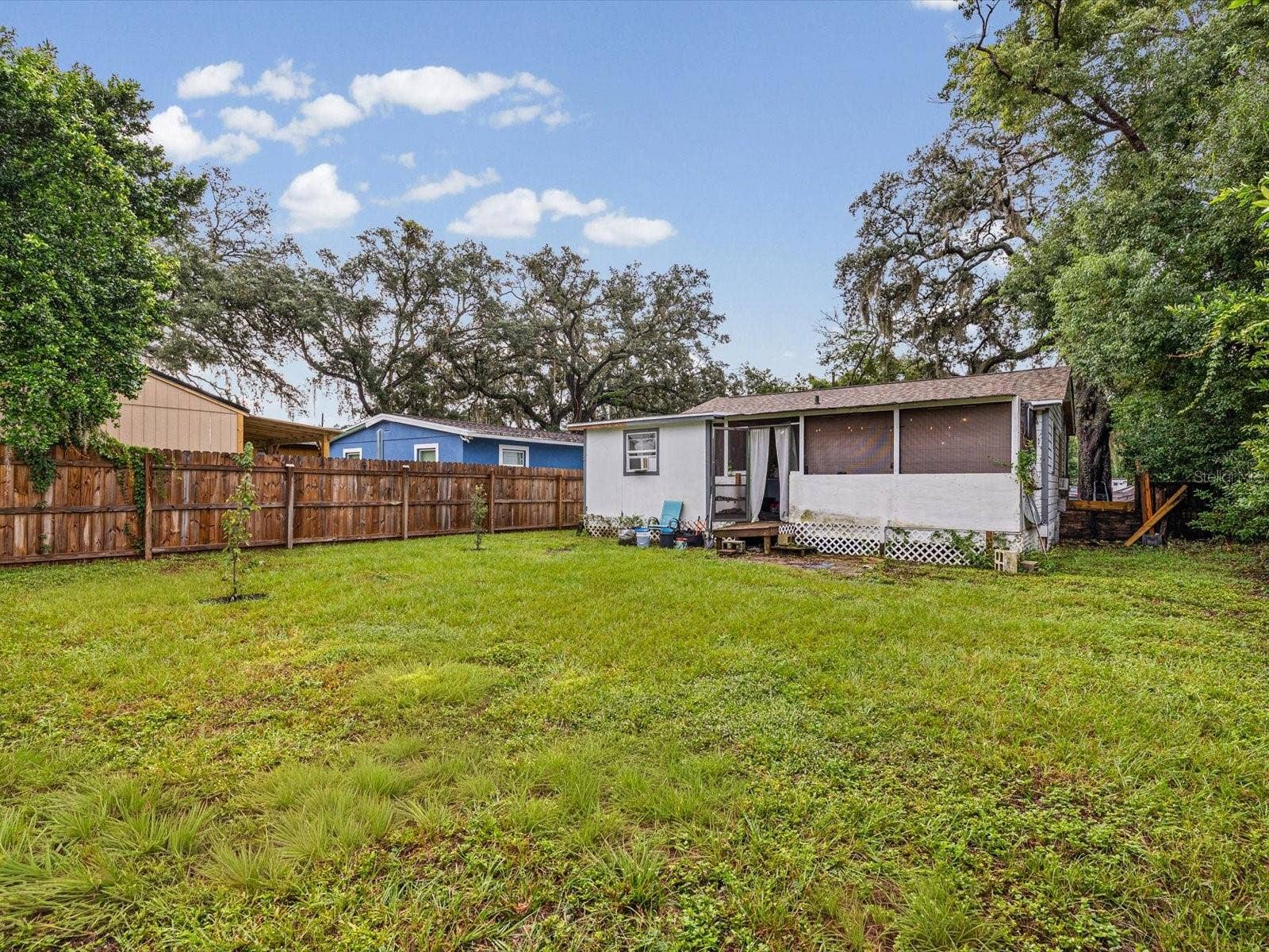 910 E ESKIMO AVENUE, Tampa, FL 33604 910 E ESKIMO AVENUE, Tampa, FL 33604