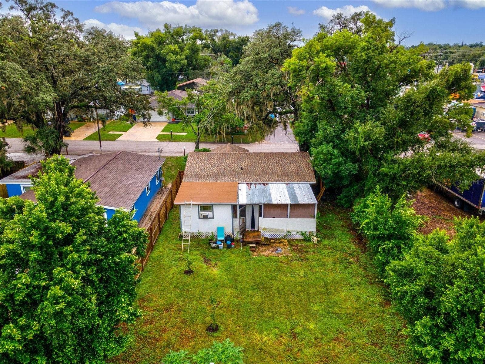 910 E ESKIMO AVENUE, Tampa, FL 33604 910 E ESKIMO AVENUE, Tampa, FL 33604