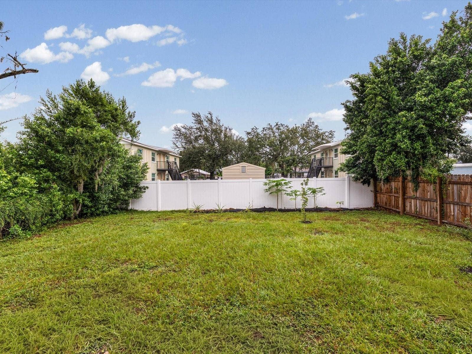 910 E ESKIMO AVENUE, Tampa, FL 33604 910 E ESKIMO AVENUE, Tampa, FL 33604
