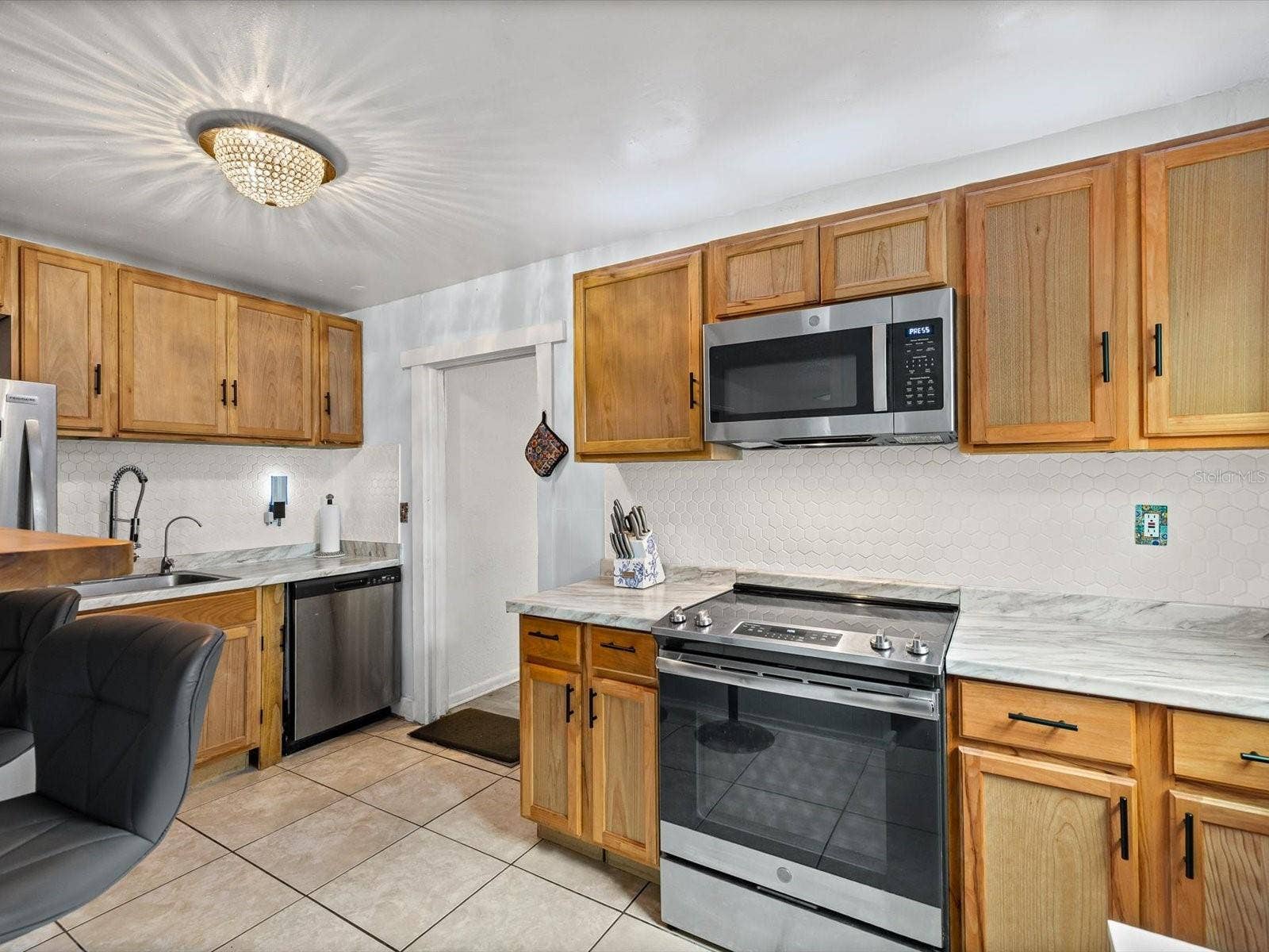 910 E ESKIMO AVENUE, Tampa, FL 33604 910 E ESKIMO AVENUE, Tampa, FL 33604