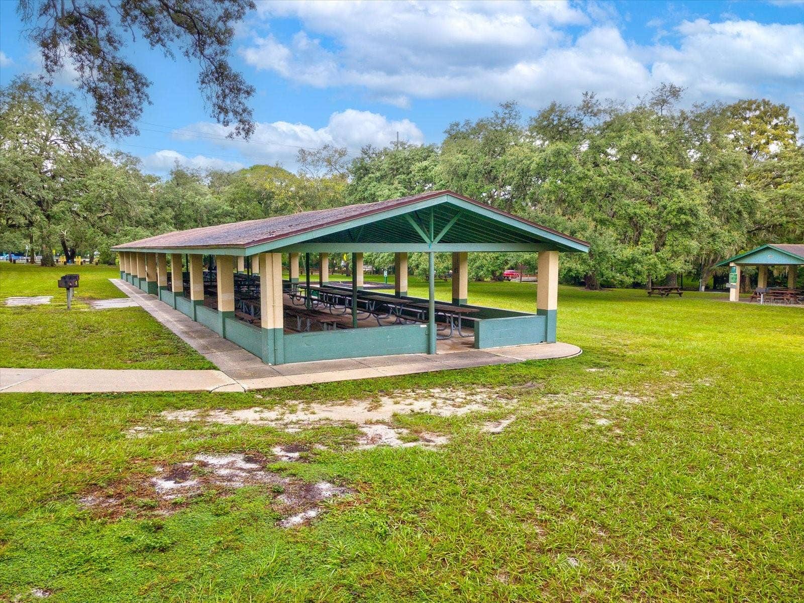 910 E ESKIMO AVENUE, Tampa, FL 33604 910 E ESKIMO AVENUE, Tampa, FL 33604