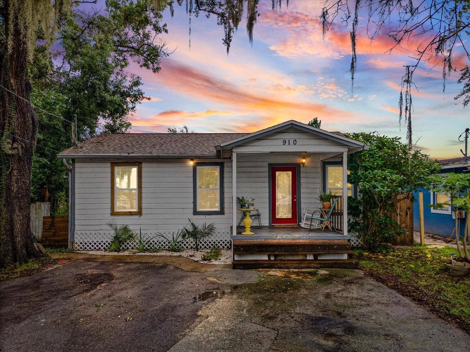 910 E ESKIMO AVENUE, Tampa, FL 33604 910 E ESKIMO AVENUE, Tampa, FL 33604