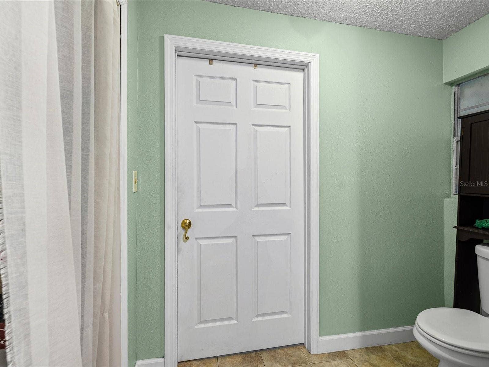910 E ESKIMO AVENUE, Tampa, FL 33604 910 E ESKIMO AVENUE, Tampa, FL 33604