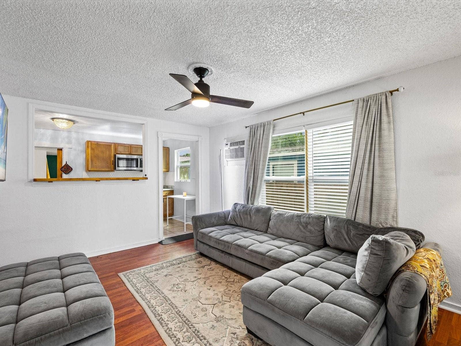 910 E ESKIMO AVENUE, Tampa, FL 33604 910 E ESKIMO AVENUE, Tampa, FL 33604