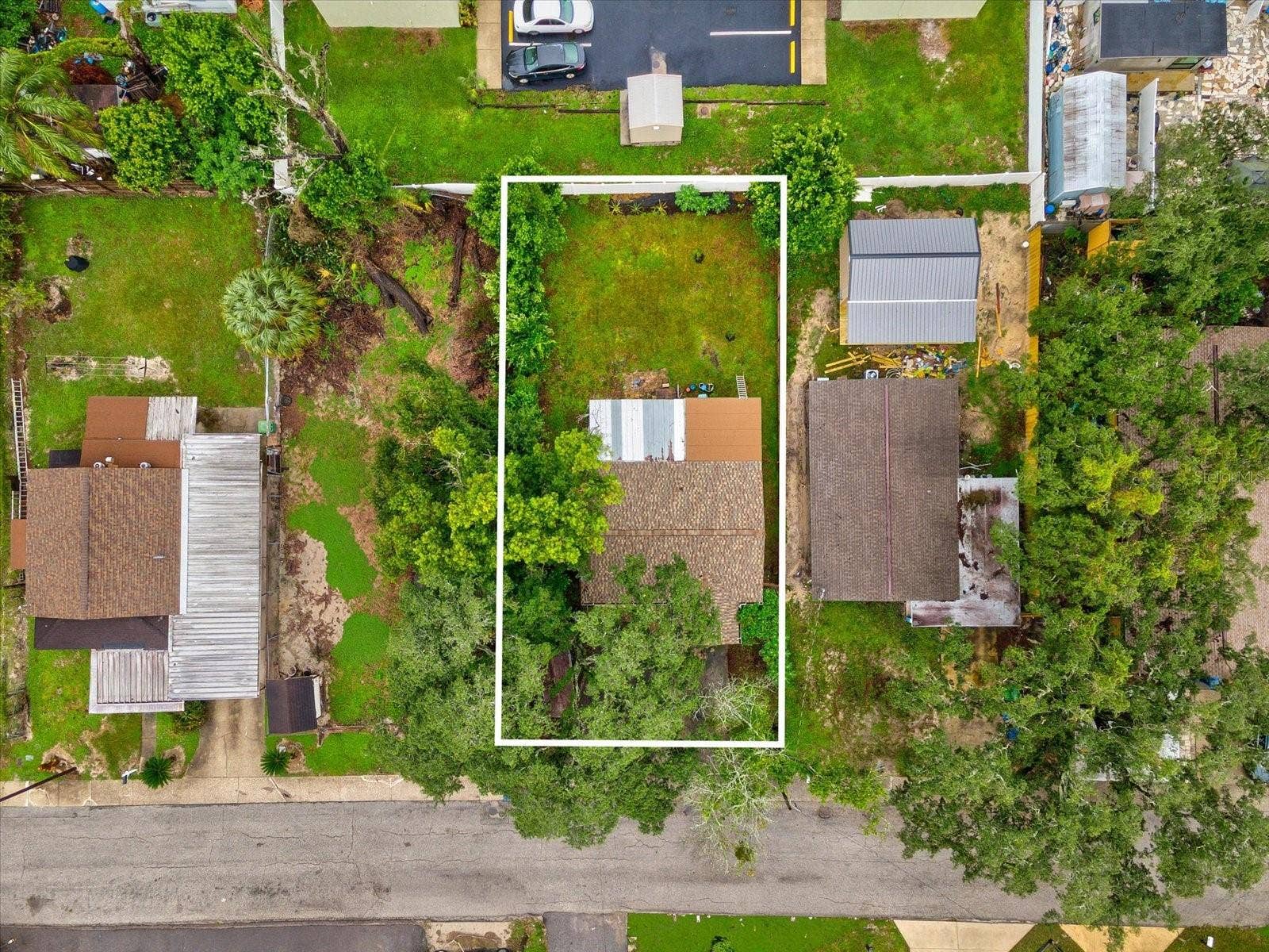 910 E ESKIMO AVENUE, Tampa, FL 33604 910 E ESKIMO AVENUE, Tampa, FL 33604