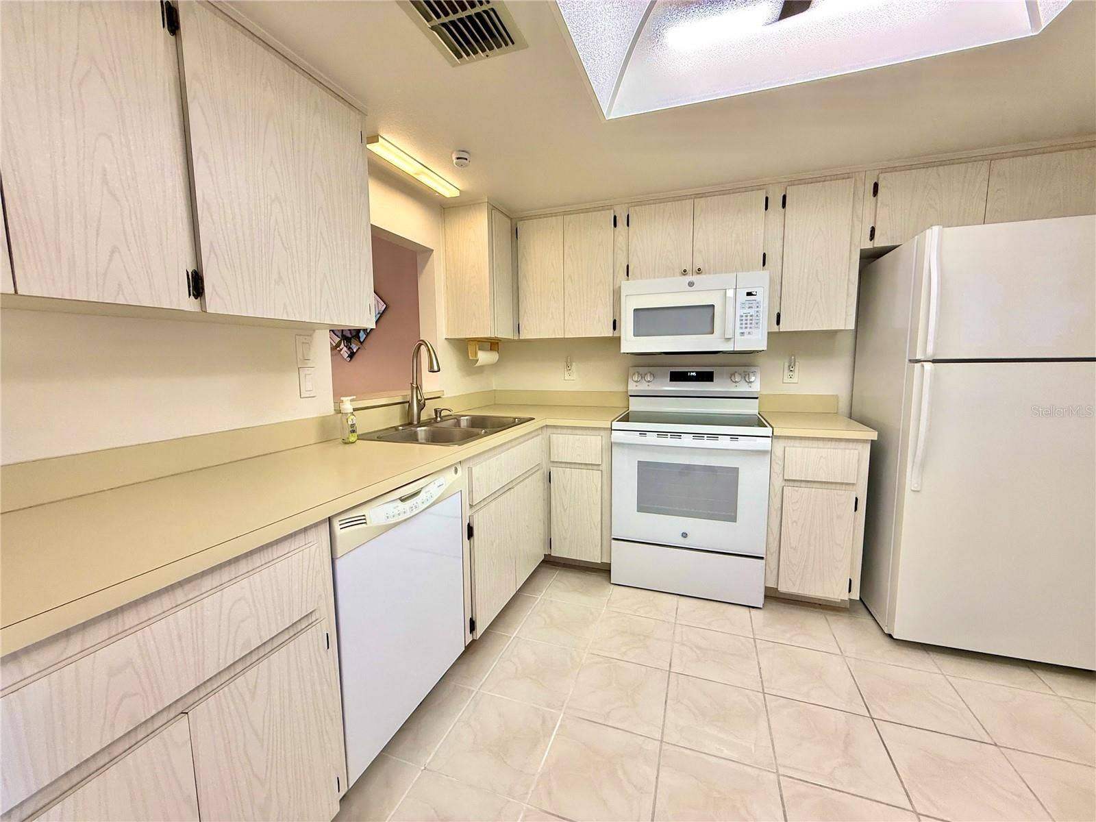 10816 LAQUINTA DRIVE, New Port Richey, FL 34654